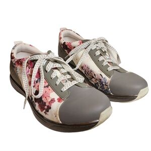 TRAQ BY ALEGRIA Qest sneaker